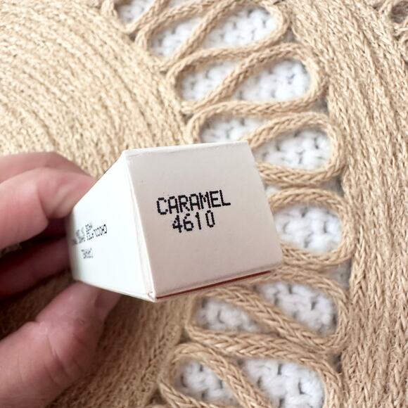 Mary Kay High Profile Creme Lipstick 4610 Caramel NIB Shade Discontinued - Picture 4 of 4